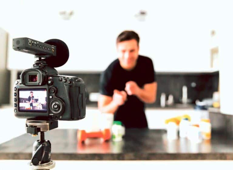 fiskus utrudnia życie youtuberom