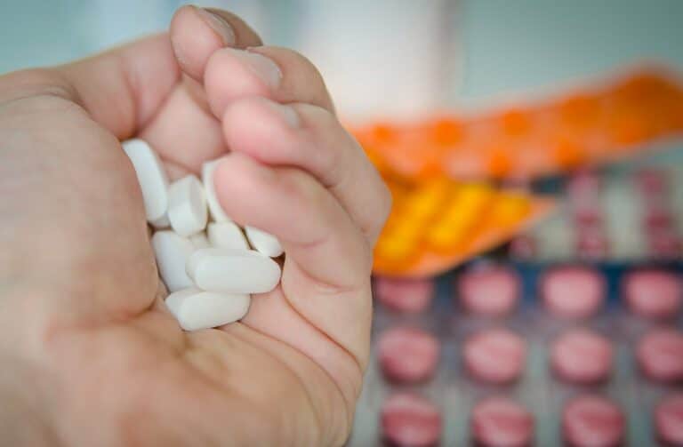 Samorząd aptekarski w Polsce blokuje rozwój na rynku aptek