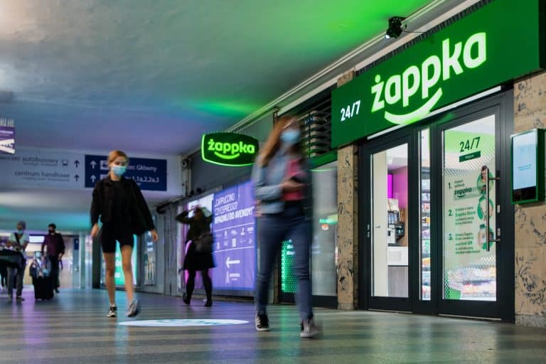 Duże sieci handlowe inwestują w q-commerce
