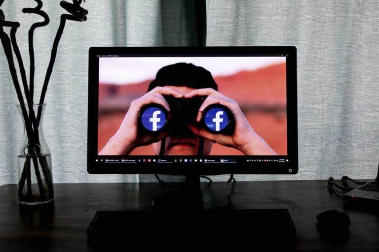 Co ukrywa Facebook?
