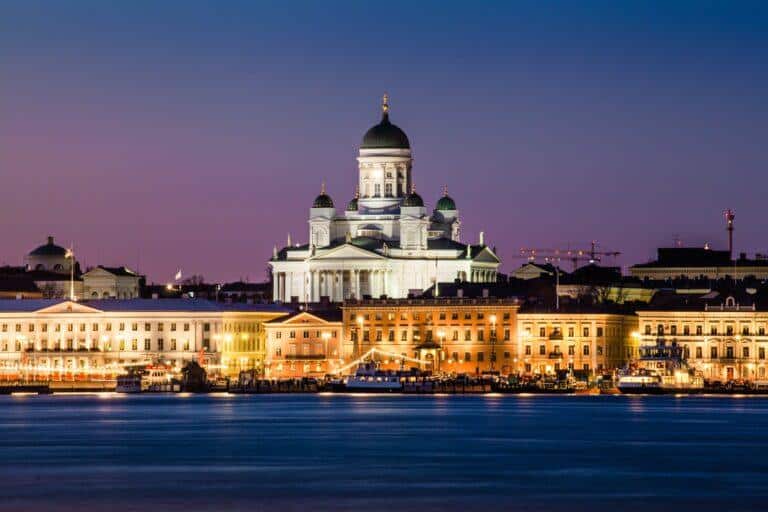 Rosja przestaje sprzedawać prąd Finlandii