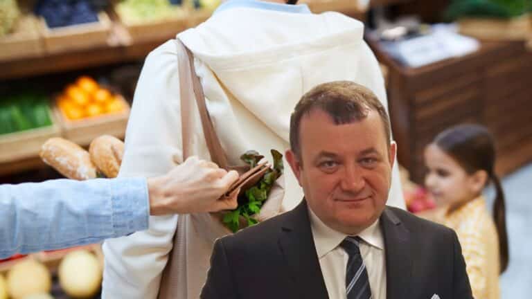 Dr Stanisław Gawłowski: Polityka socjalna legła w gruzach. Uboższym żyje się w Polsce gorzej