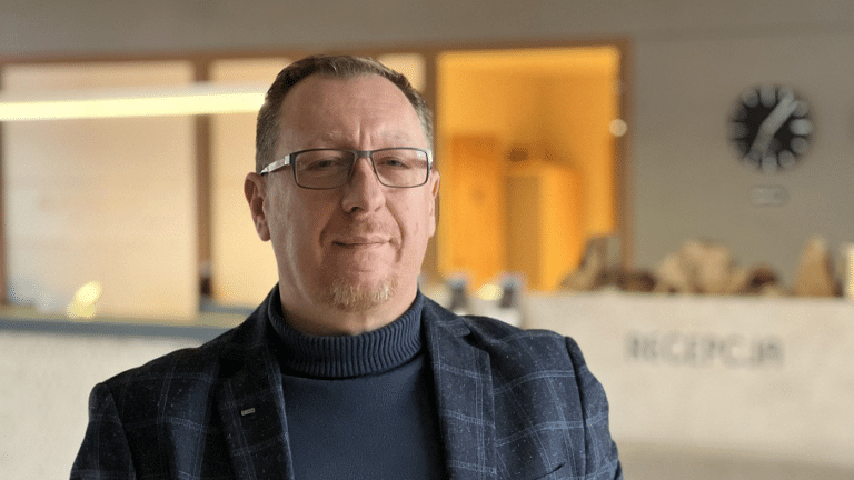 WORKATION – NAJNOWSZY TREND W WYJAZDACH – ŁĄCZENIE PRACY Z WYPOCZYNKIEM