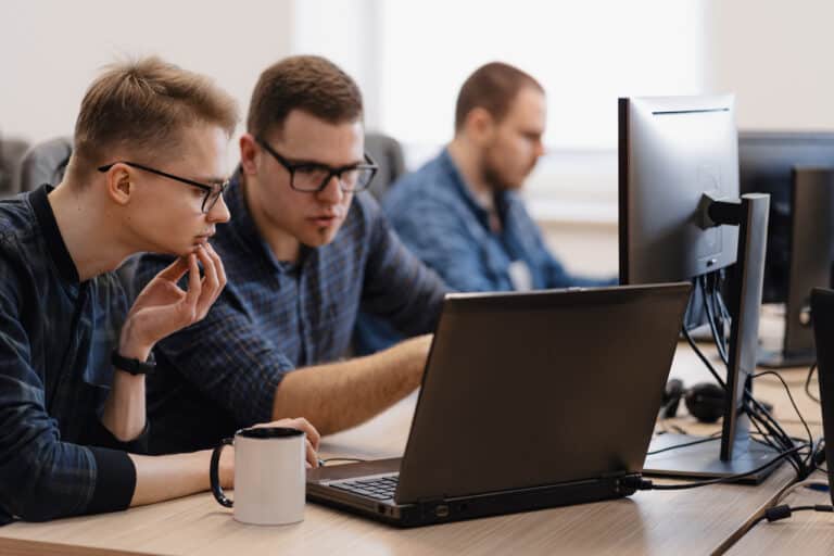 .NET Developer – czym się zajmuje i kto może wykonywać ten zawód?