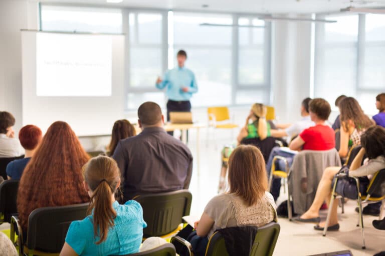 Uzyskaj bilet wstępu do programu Erasmus+