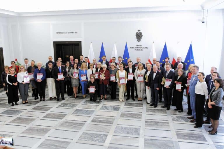 Poznaliśmy zasady i rekomendacje. Jak zadbać o zdrowie publiczne?