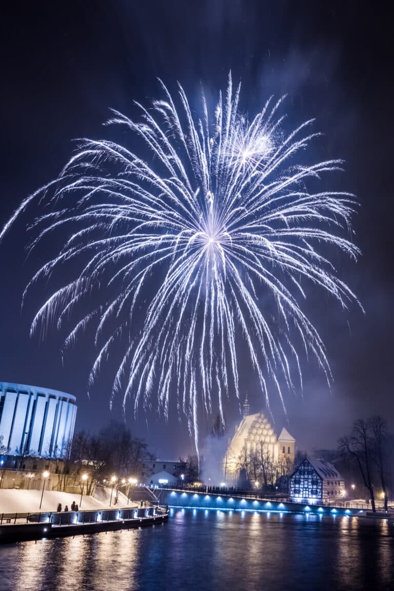 Na świecie sezon plenerowych pokazów ruszył pełną parą