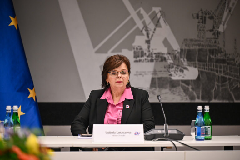 Przedwyborcze pudrowanie