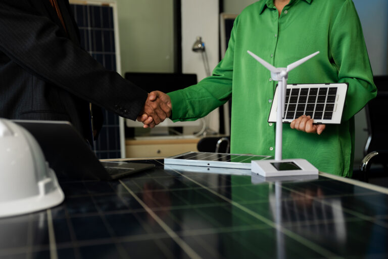 Bezpieczeństwo, stabilność, oszczędności – dlaczego firmy inwestują w magazyny energii
