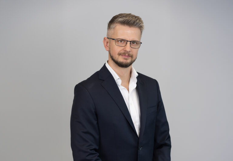 Zamiast czekać miesiącami, sprzedaj fakturę i odzyskaj gotówkę