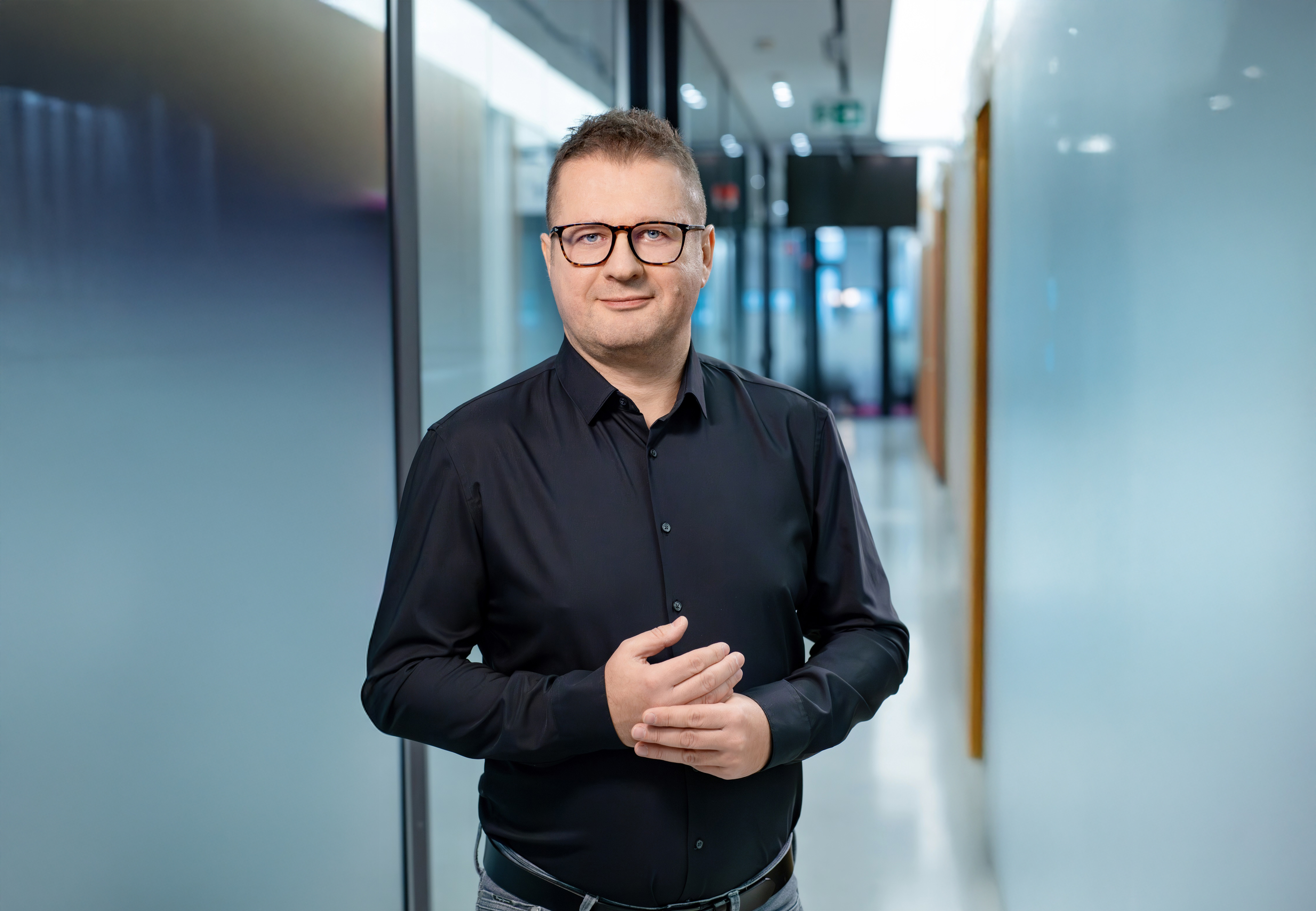 Dlaczego kompleksowe podejście przynosi realne oszczędności energii i emisji. Transformacja energetyczna poprzez cyfrową efektywność