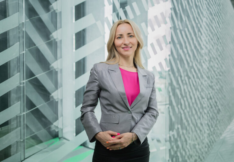 Floty firmowe i ubezpieczenia komunikacyjne – rozwiązania szyte na miarę